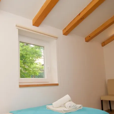 House 4 Rent Laura Apartment *